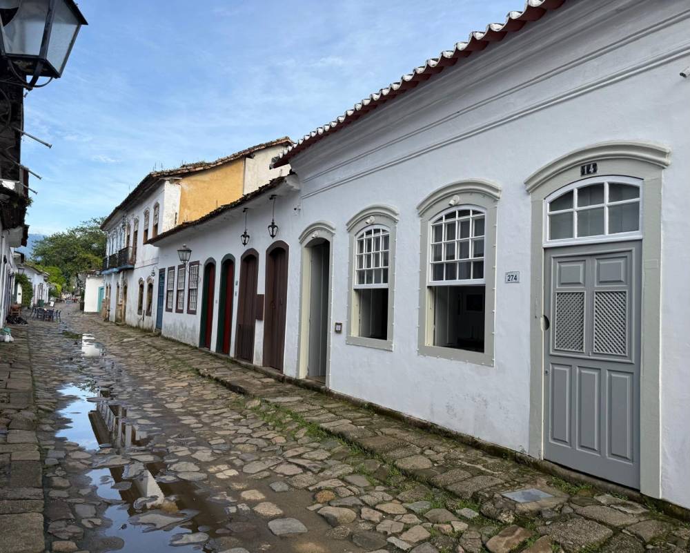 Julianna França Corretora presta assessoria jurídica para a regularização de imóveis tombados pelo IPHAN no bairro Histórico de Paraty.